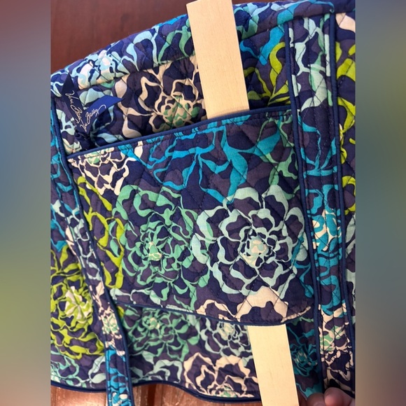 Vera Bradley Miller Travel bag in Sky Blue pattern  L Bag Carry On Handle SLOT - Picture 13 of 13